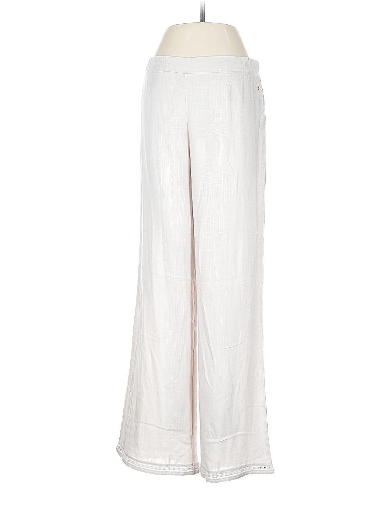 Click to view more detailed imagery on our partner's website Pre-owned Danskin Casual Pants In White