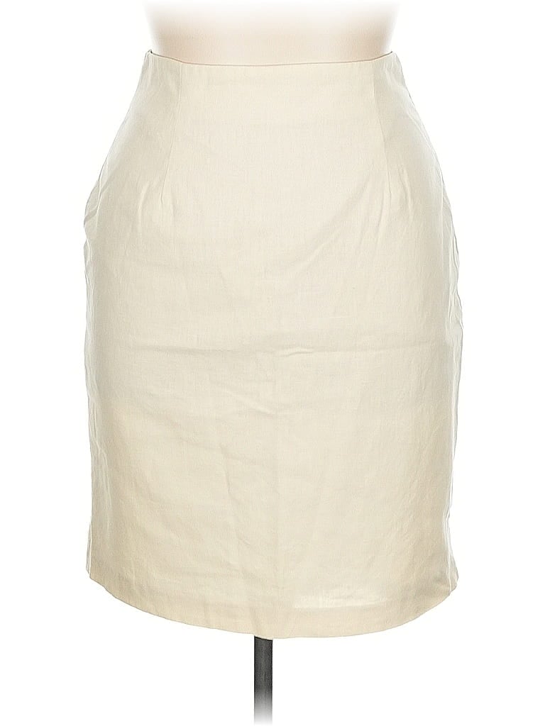 Click to view more detailed imagery on our partner's website Pre-owned Halston Formal Skirt In White