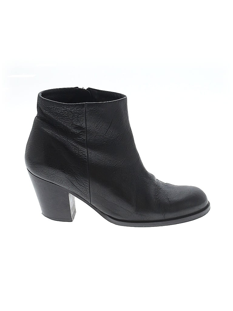 Pre-owned Saks Fifth Avenue Ankle Boots In Black
