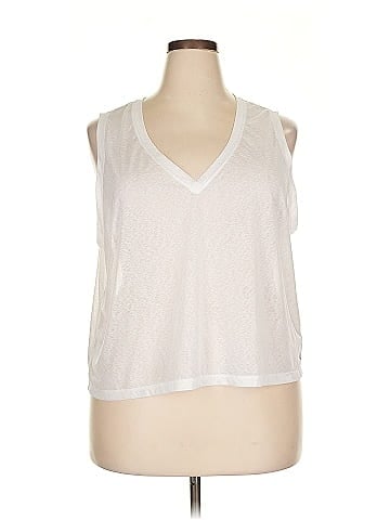 Gap Fit Sleeveless T-Shirt (view 1)
