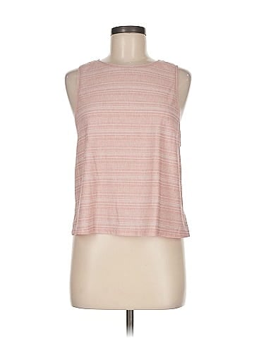 Gap Fit Sleeveless T-Shirt (view 1)