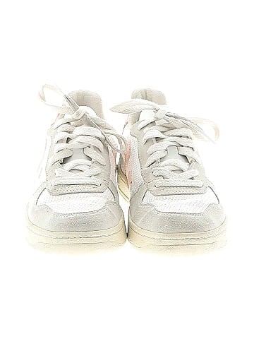 VEJA Sneakers (view 2)