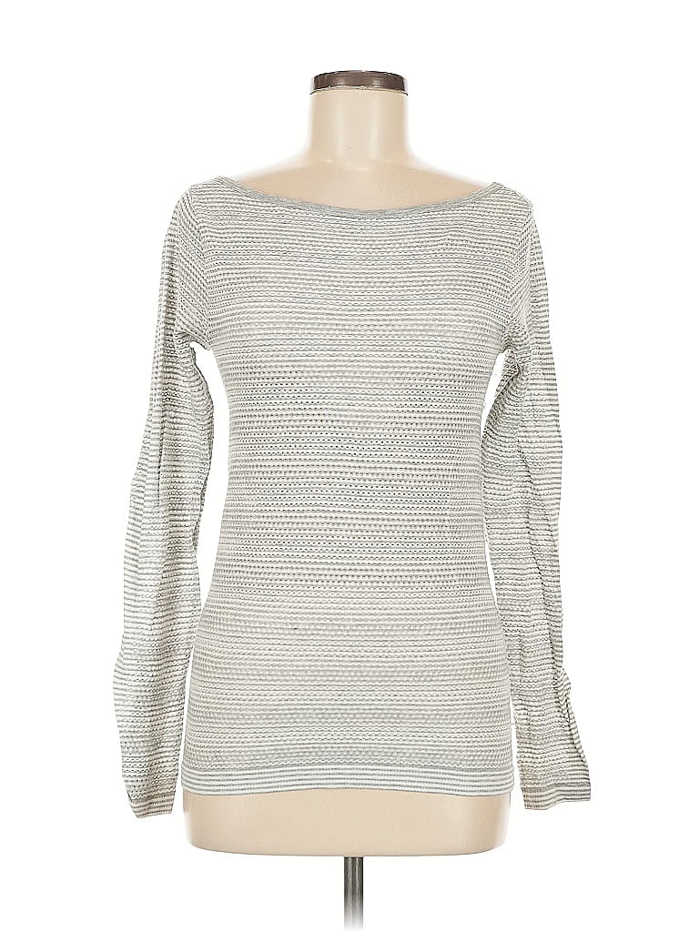 Pre-owned Athleta Long Sleeve T-shirt In Silver