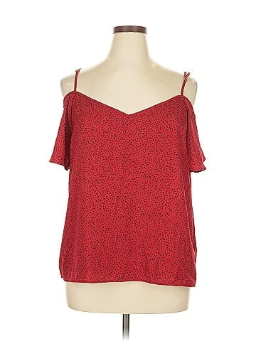 Shein Curve Sleeveless Blouse (view 1)