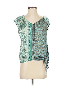 Tiny Sleeveless Blouse