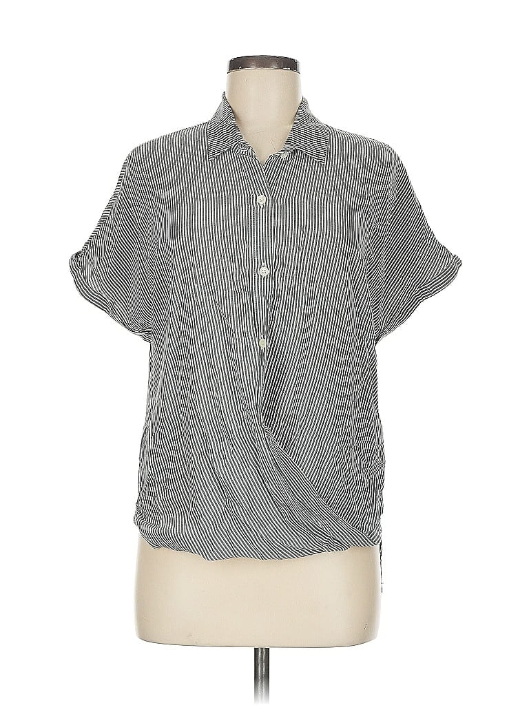 Pre-owned Bcbgeneration Short Sleeve Blouse In Gray
