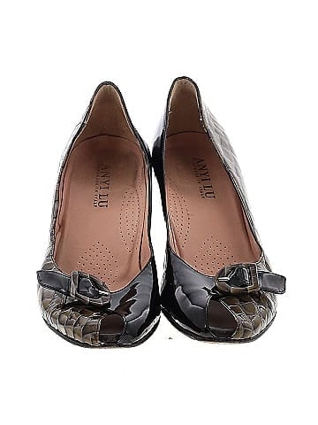 Anyi Lu Heels (view 2)