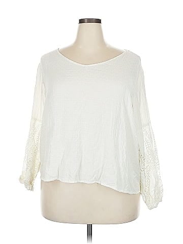 Maurices 3/4 Sleeve Top (view 1)