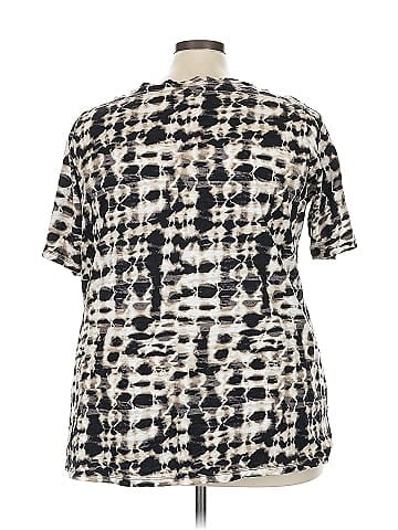 LOGO by Lori Goldstein Short Sleeve T-Shirt (view 2)