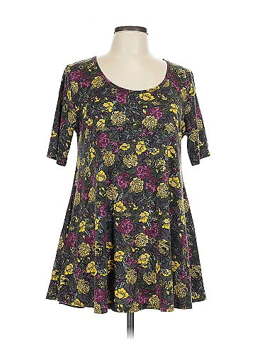 Lularoe Short Sleeve T-Shirt (view 1)