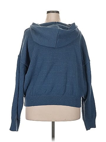 AQ-Sport Pullover Sweater (view 2)