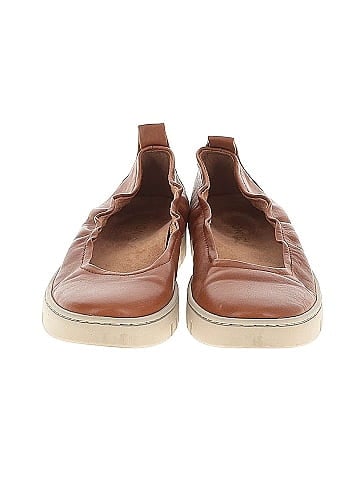 Vionic Flats (view 2)