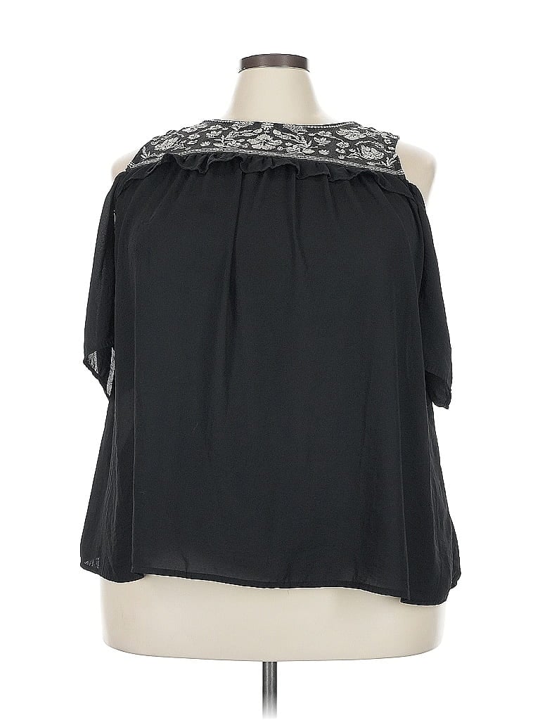 Pre-owned Torrid Sleeveless Blouse In Black