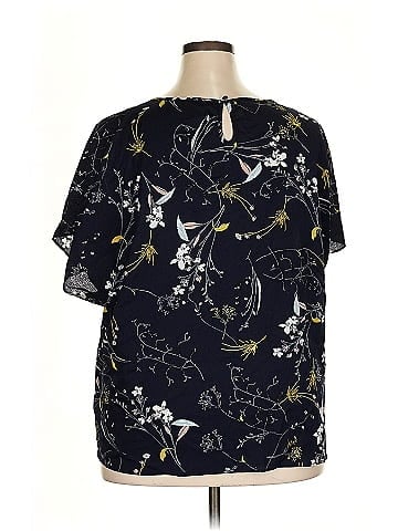 Shein Curve Short Sleeve T-Shirt (view 2)