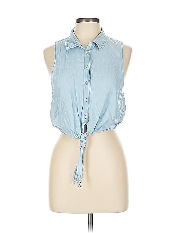 BDG Sleeveless Button-Down Shirt (view 1)