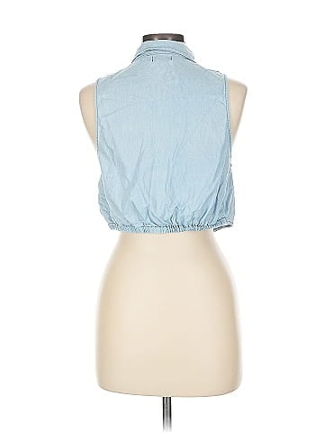 BDG Sleeveless Button-Down Shirt (view 2)