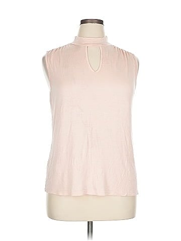 Jennifer Lopez Sleeveless Top (view 1)