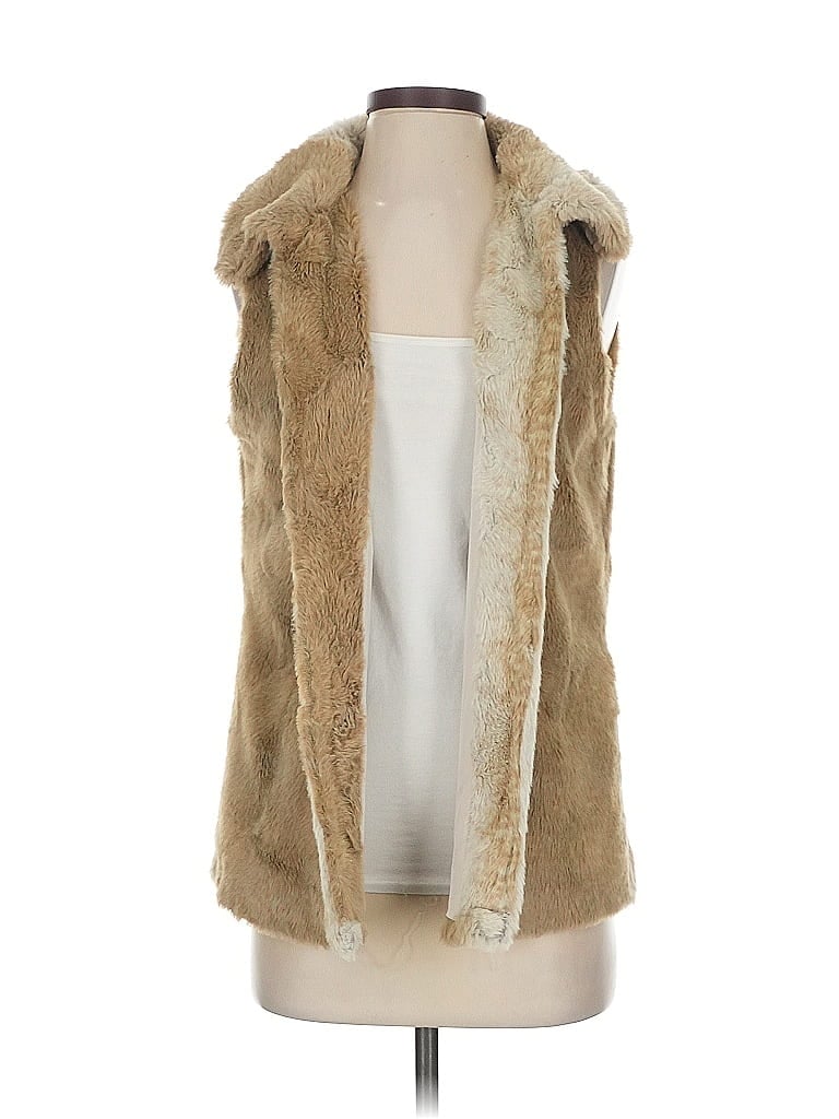 Click to view more detailed imagery on our partner's website Pre-owned Chico's Faux Fur Vest In Brown