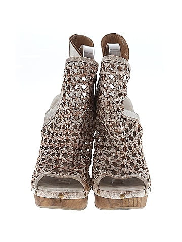 Sbicca Heels (view 2)