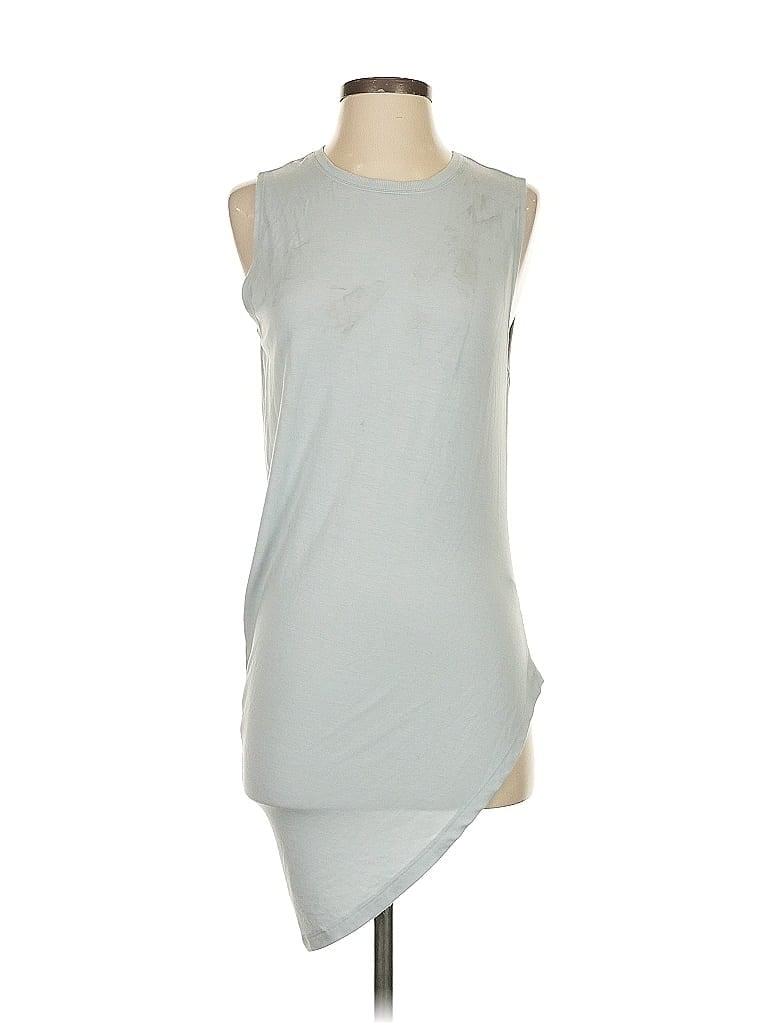 Pre-owned Athleta Sleeveless T-shirt In Silver