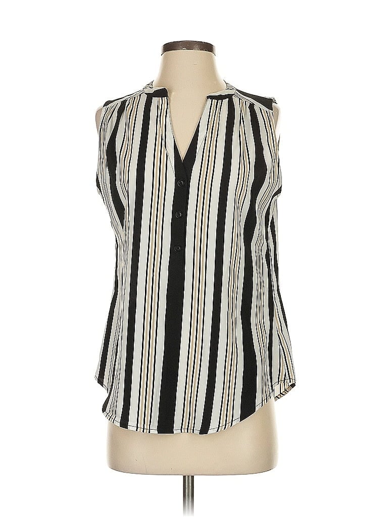 Click to view more detailed imagery on our partner's website Pre-owned New York And Company Sleeveless Blouse In White