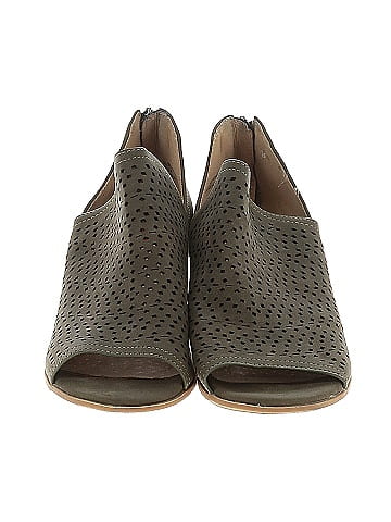Restricted Shoes Flats (view 2)