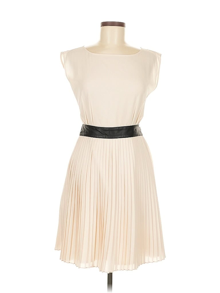 Click to view more detailed imagery on our partner's website Pre-owned Bb Dakota Cocktail Dress In White