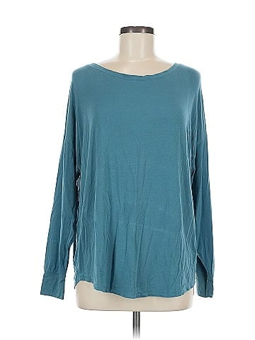 Victoria's Secret Long Sleeve T-Shirt (view 1)