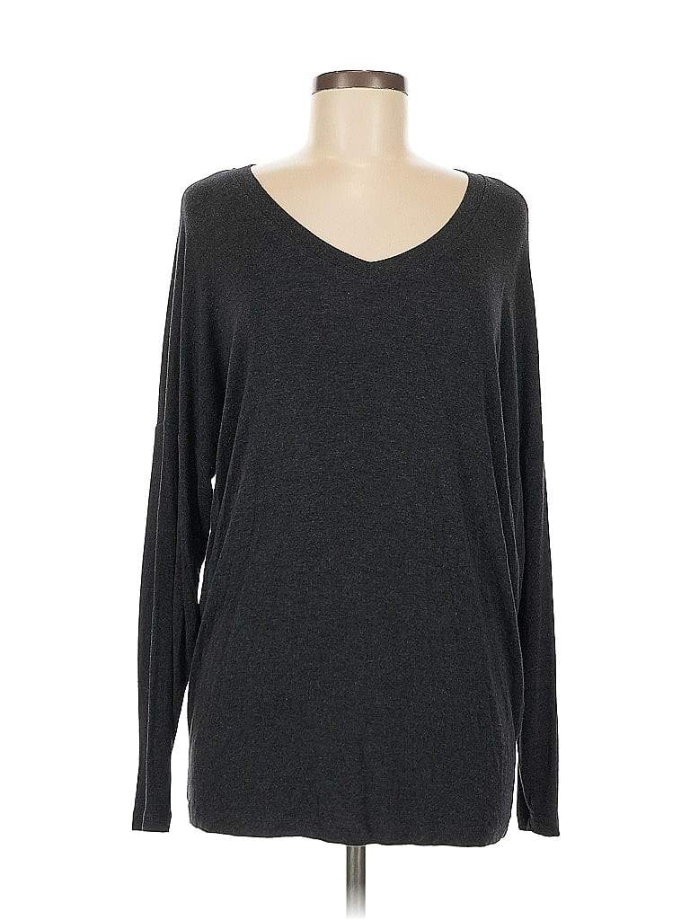 Pre-owned Cabi Long Sleeve T-shirt In Gray