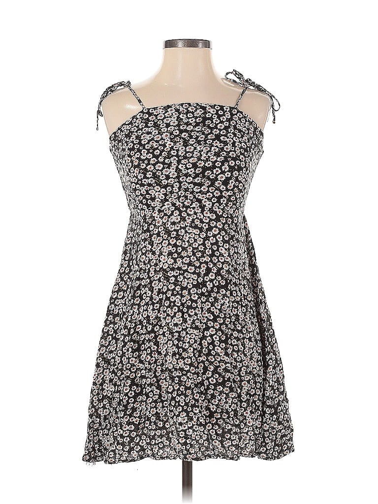 Pre-owned Romwe Casual Dress In Black