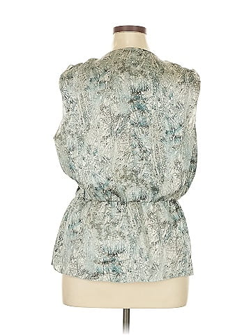 Jennifer Lopez Sleeveless Blouse (view 2)