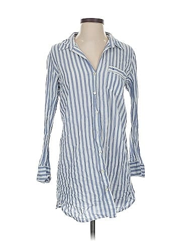 Victoria's Secret 3/4 Sleeve Button-Down Shirt (view 1)