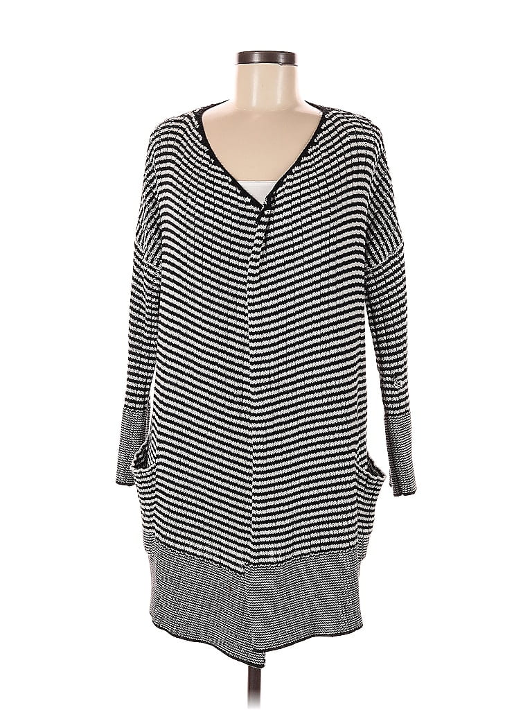 Click to view more detailed imagery on our partner's website Pre-owned Kenneth Cole New York Cardigan Sweater In Gray