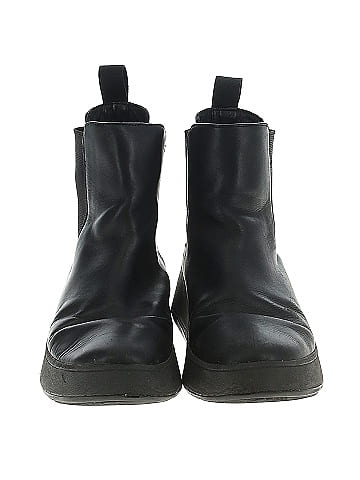 FitFlop Boots (view 2)