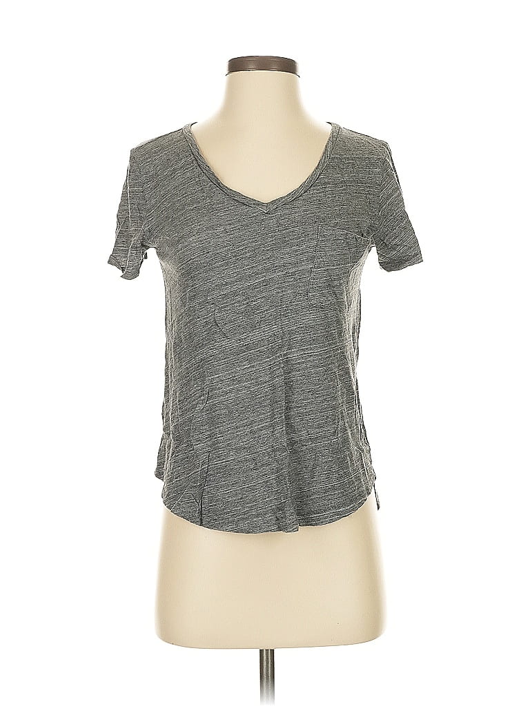 Click to view more detailed imagery on our partner's website Pre-owned Abercrombie & Fitch Short Sleeve Top Gray V Neck Tops