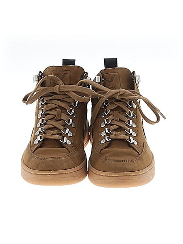 VEJA Sneakers (view 2)