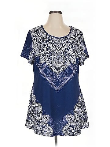 Lily by Firmiana Short Sleeve T-Shirt (view 1)