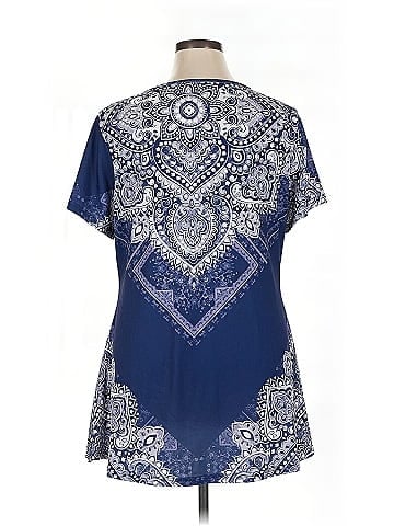 Lily by Firmiana Short Sleeve T-Shirt (view 2)
