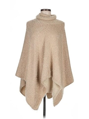 Akemi + Kin Poncho (view 1)