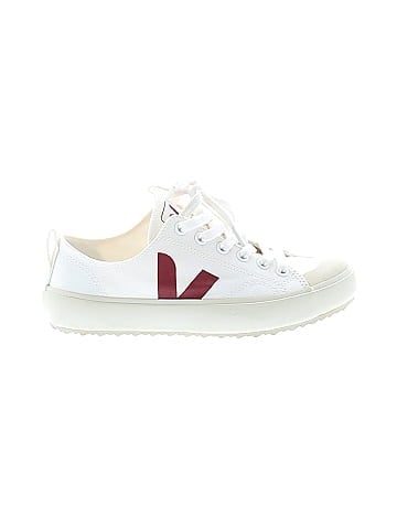 VEJA Sneakers (view 1)