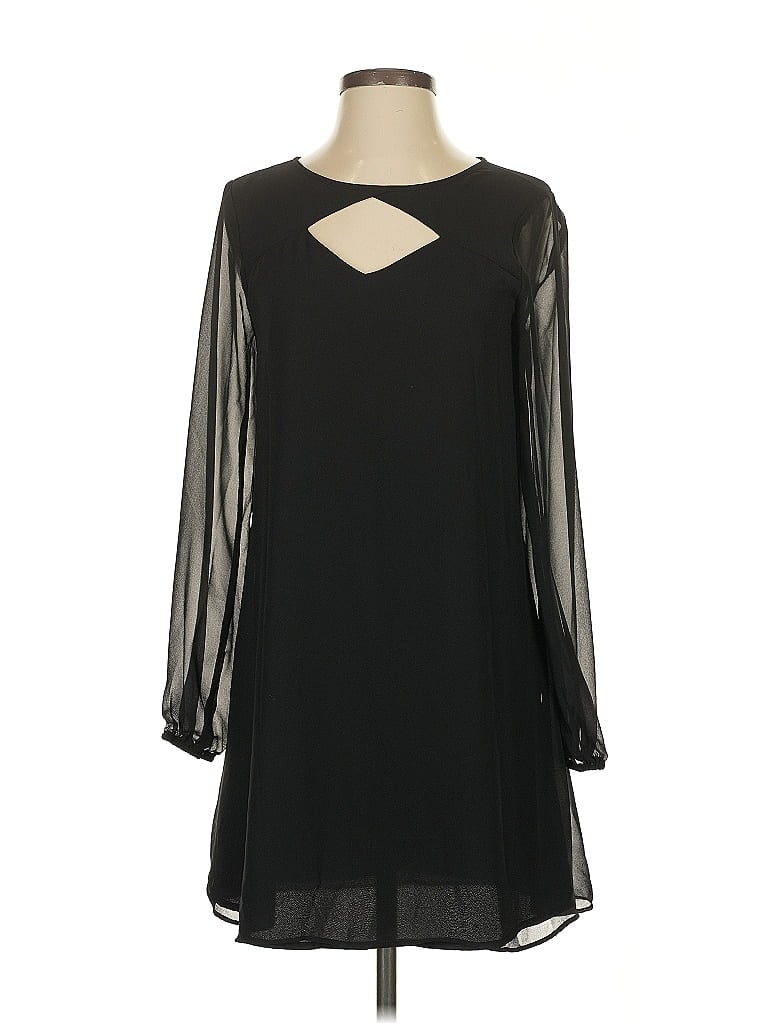 Click to view more detailed imagery on our partner's website Pre-owned Bcbgeneration Casual Dress In Black