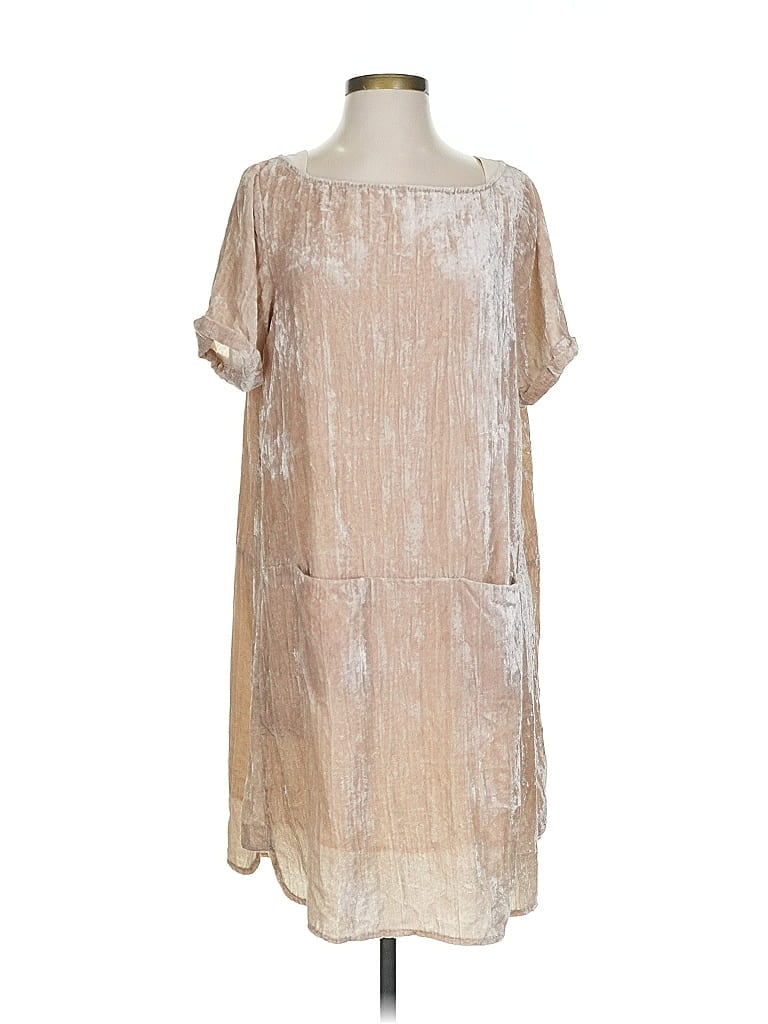 Click to view more detailed imagery on our partner's website Pre-owned Floreat Kimono In Gold