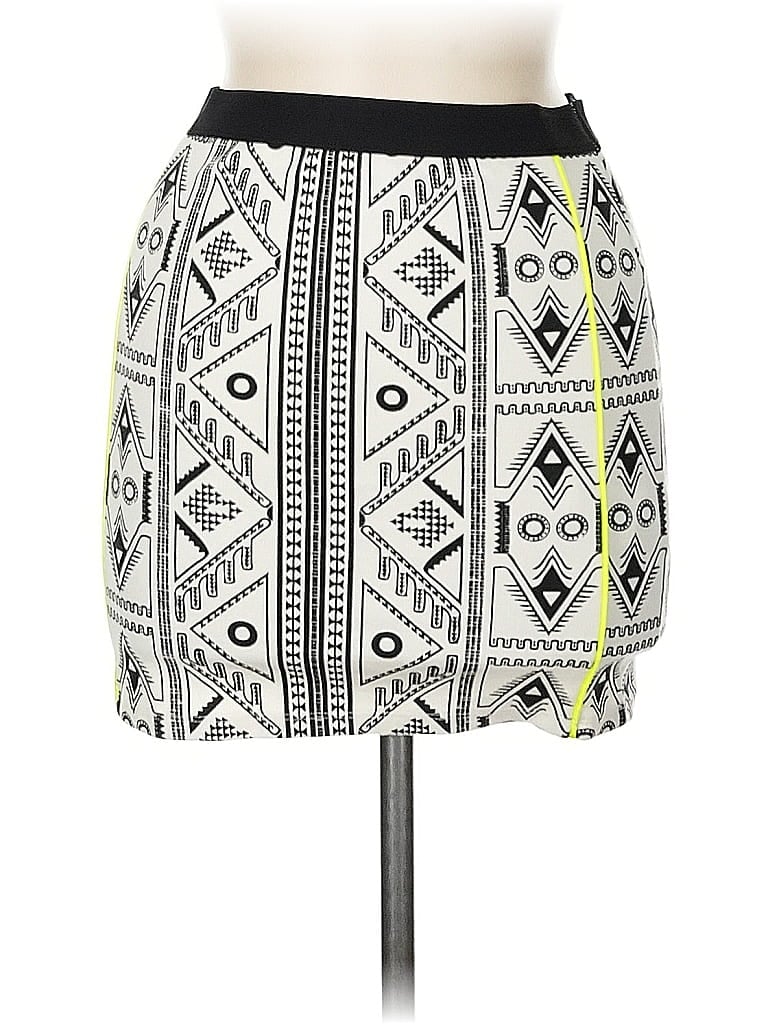 Pre-owned Trafaluc By Zara Casual Skirt In White