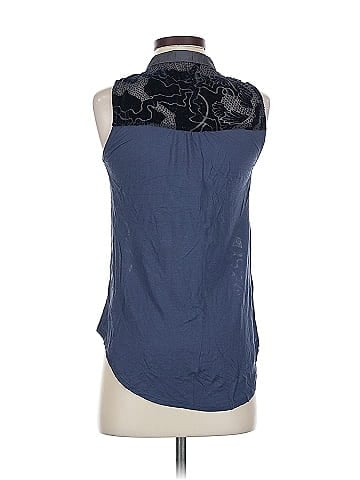 Tiny Sleeveless Blouse (view 2)