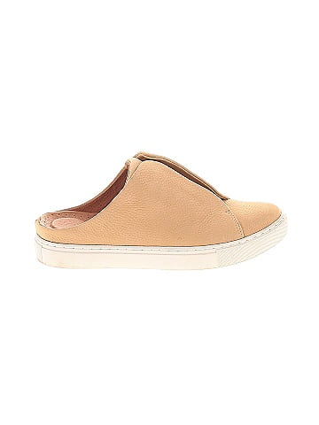 Gentle Souls by Kenneth Cole Mule/Clog (view 1)