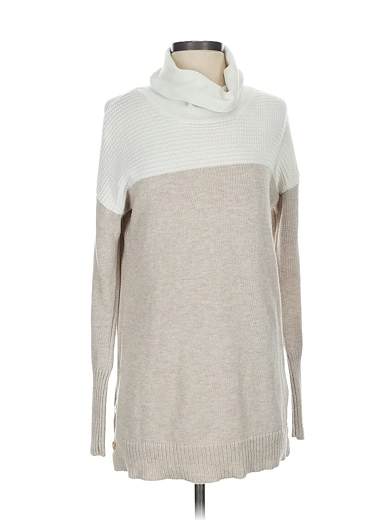 Click to view more detailed imagery on our partner's website Pre-owned Tahari Turtleneck Sweater In White
