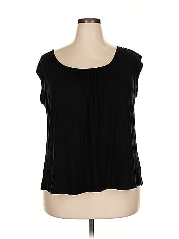 Loveappella Sleeveless T-Shirt (view 1)