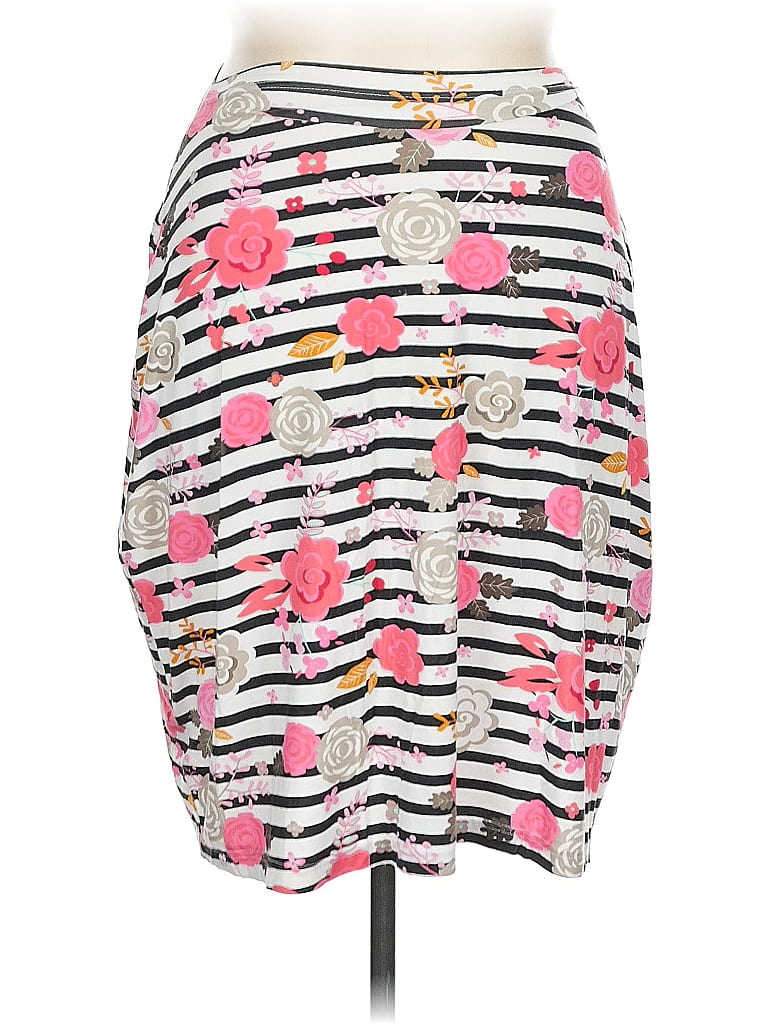 Pre-owned Itzy Ritzy Casual Skirt In Pink