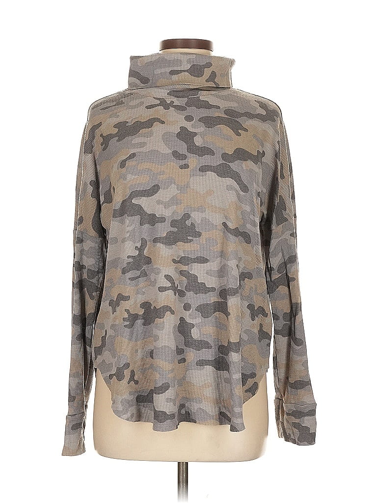 Click to view more detailed imagery on our partner's website Pre-owned Michael Stars Turtleneck Sweater In Gray