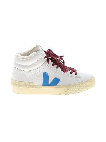 VEJA Sneakers (view 1)